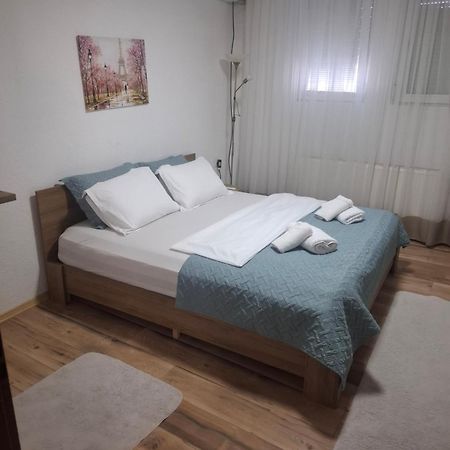 Nesi Apartmenti Pristina Exterior foto